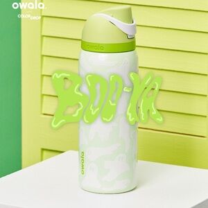 Owala Boo-ya 32 oz free sip water bottle